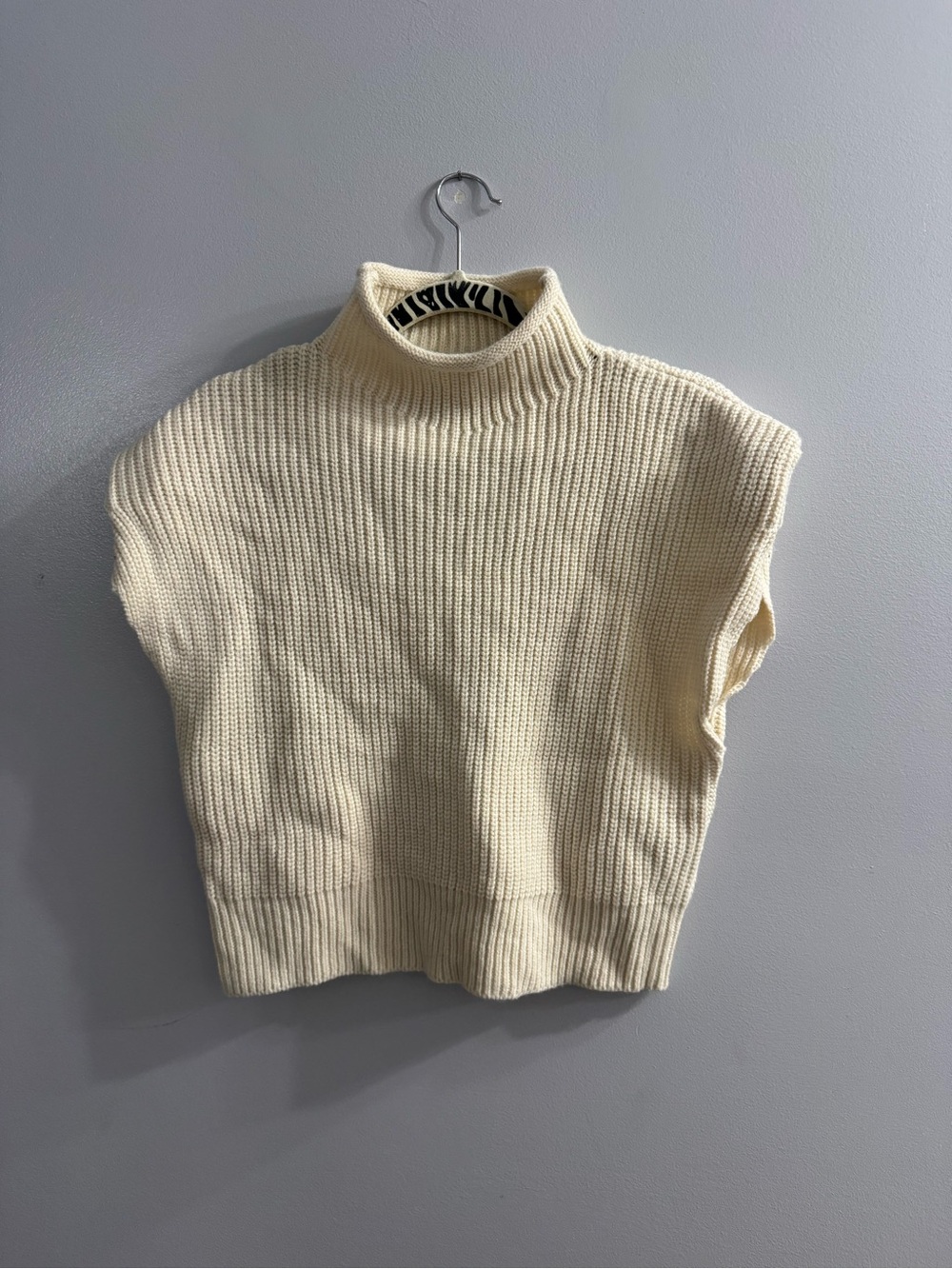 Zara Cream Ribbed Sleeveless Turtleneck Sweater Vest - Size Small